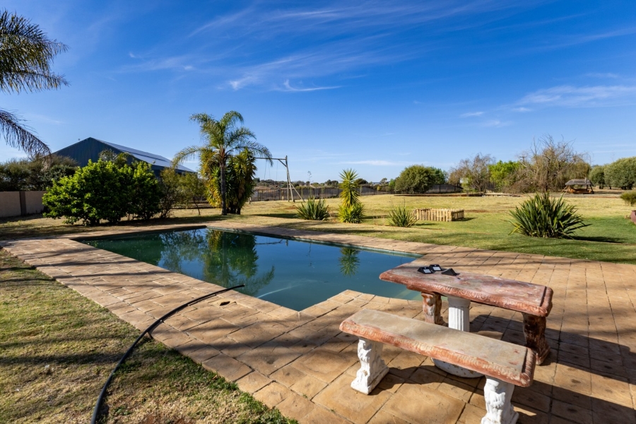 4 Bedroom Property for Sale in Groenvlei Sh Free State